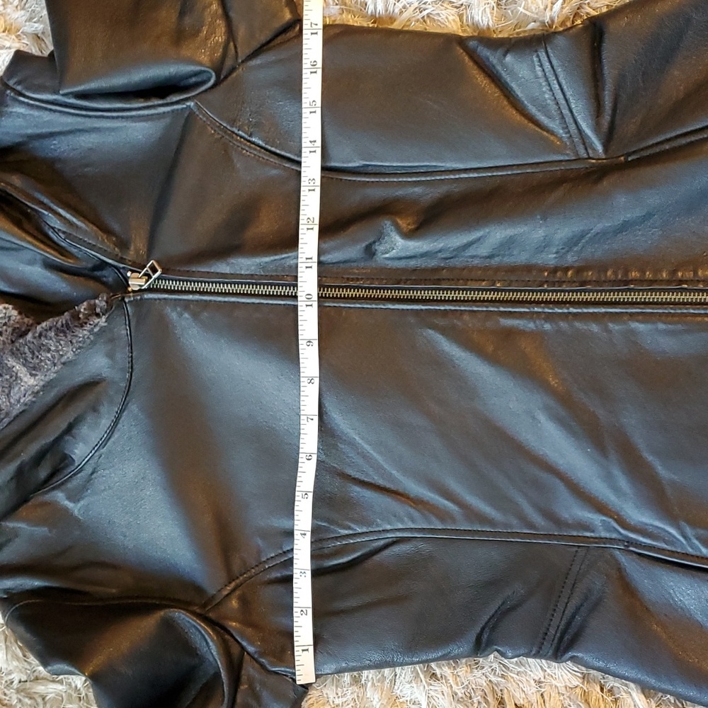 Danier leather hooded jacket - Picture 8 of 16